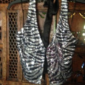 Zebra patterned sequence vest